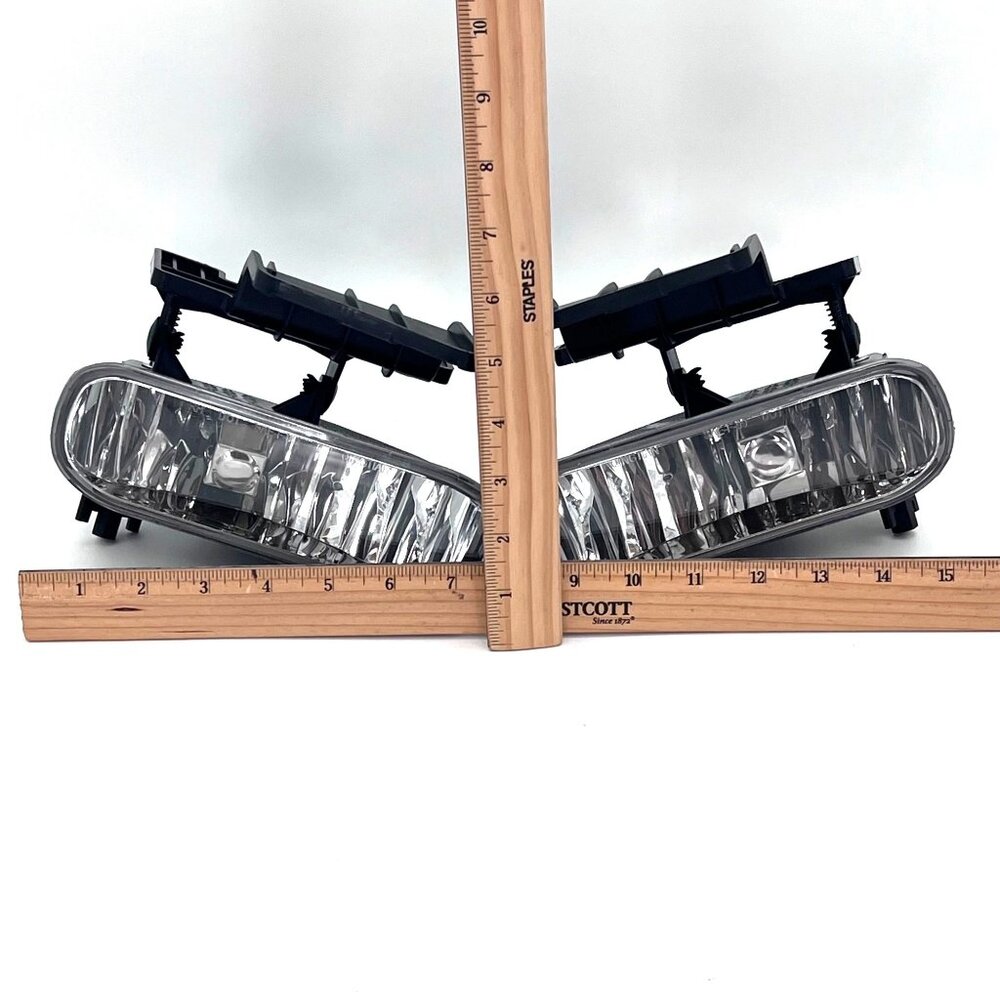 Front Fog Light Assemblies Right and Left Pair Chevrolet Silverado 1999-2002 - Picture 10 of 11